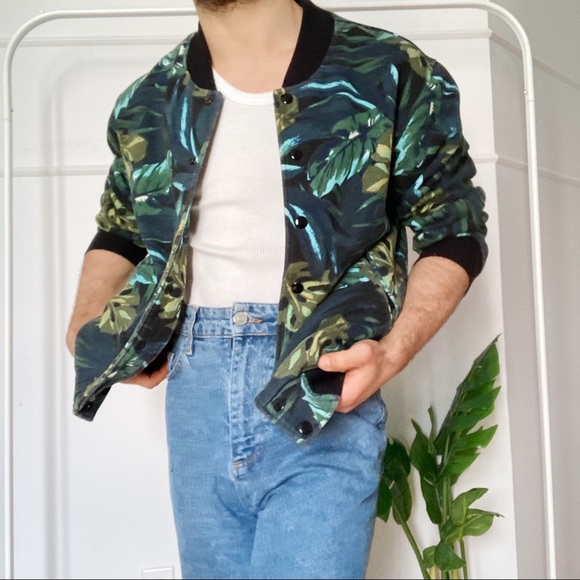 AA VEST - Picture 4 of 5